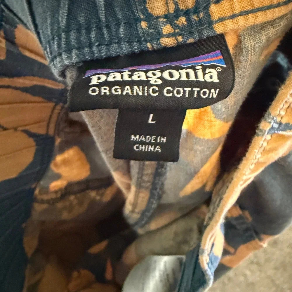 Patagonia Mens Hemp Organic Cotton Floral Shorts Blue Yellow Large